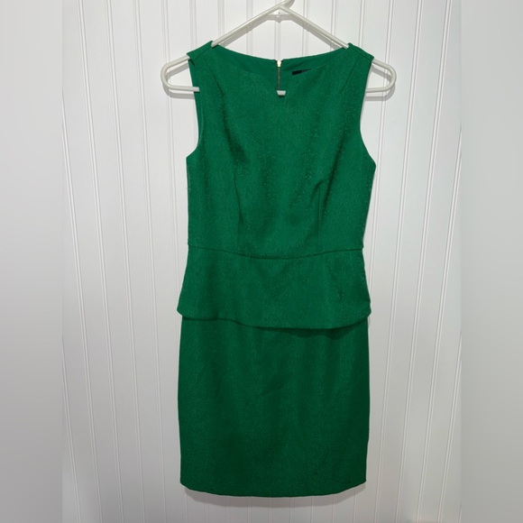 The Limited Elegant Green Sleeveless Dress| Size 2 - Picture 2 of 4
